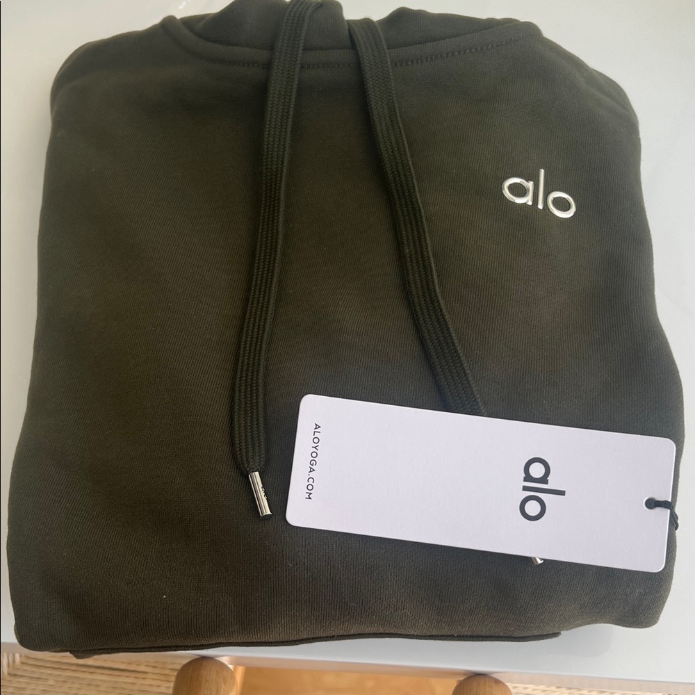 New With Tags - ALO Yoga Olive Green Hoodie